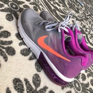 Nike AIRMAX Tennis shoes